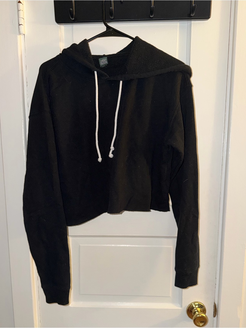 Wild Fable Black Cropped Raw Hem Hoodie – Size Medium